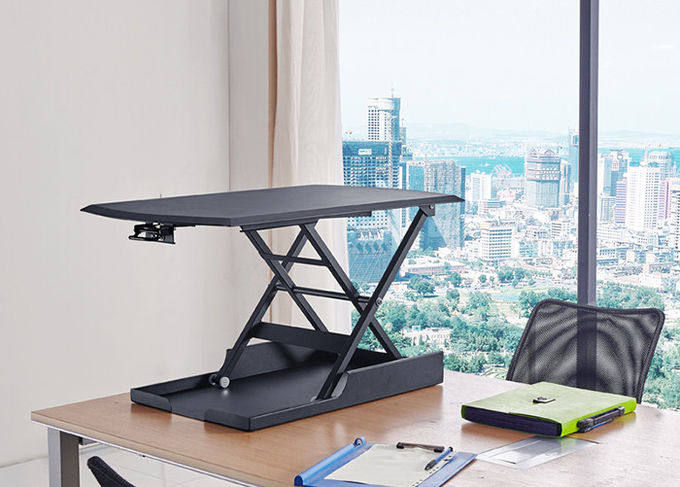 El escritorio moderno de los muebles de oficinas de la estructura robusta, vertical sienta y coloca el escritorio